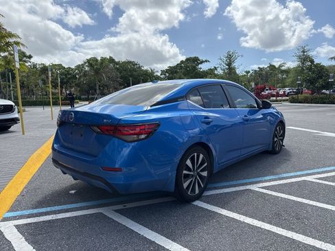 Used 2022 Nissan Sentra SV w/ SV Premium Package image 4