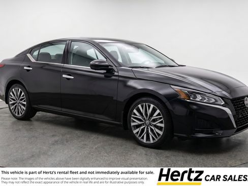 Used 2025 Nissan Altima 2.5 SV FWD image 1