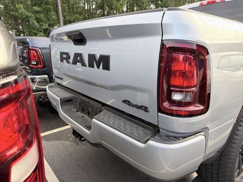 Used 2026 RAM 2500 Big Horn AWD/4WD image 5