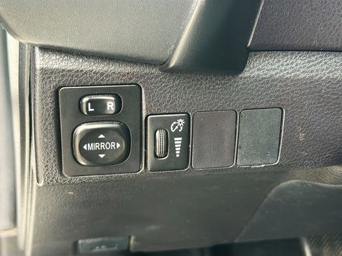 Used 2019 Toyota Corolla LE w/ Carpet Mat Package (TMS) image 12