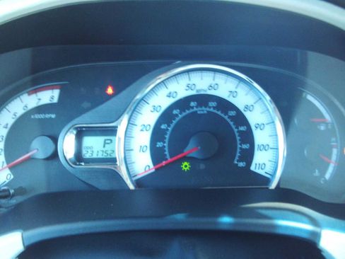 Used 2012 Toyota Sienna SE FWD image 9