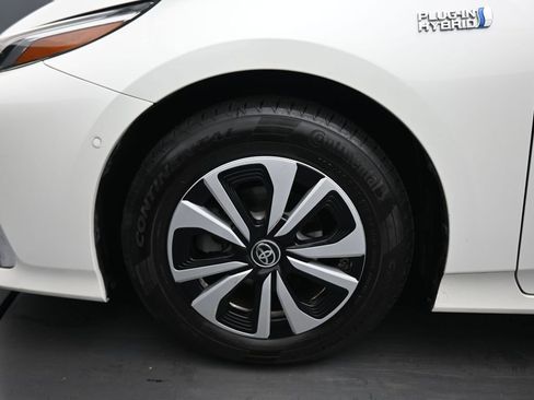 Used 2017 Toyota Prius Prime Advanced image 45