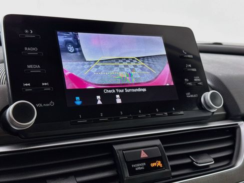 Used 2018 Honda Accord LX image 13