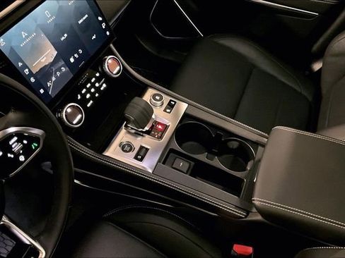 Certified 2025 Jaguar F-PACE R-Dynamic S image 19