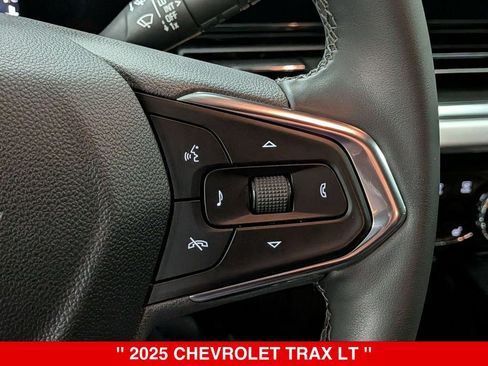 Used 2025 Chevrolet Trax LT w/ Driver Confidence Package FWD image 18
