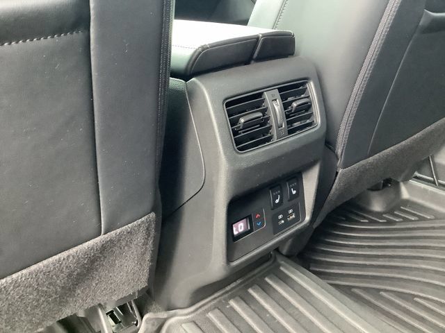 Used 2022 Nissan Rogue Platinum w/ Head-Up Display Package FWD image 26