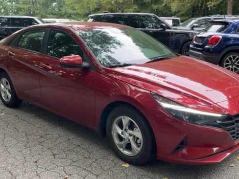 Used 2023 Hyundai Elantra SE FWD image 2