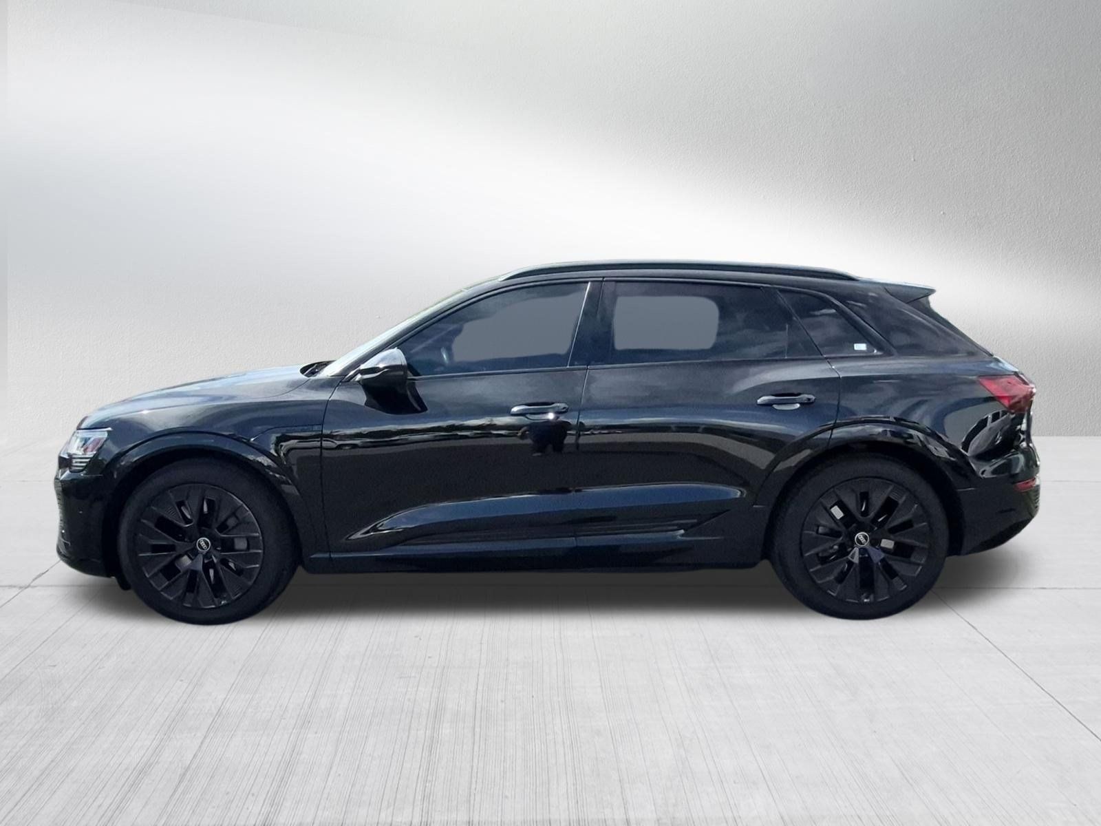 Used 2024 Audi Q8 e-tron Prestige AWD/4WD image 2