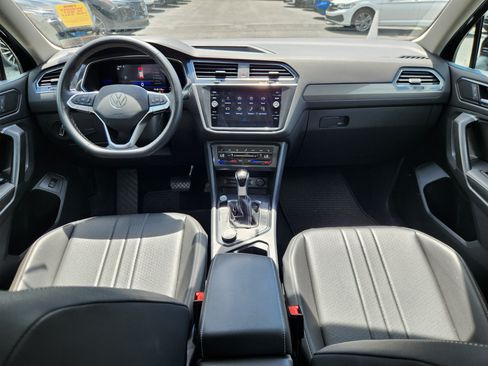 Used 2022 Volkswagen Tiguan SE AWD/4WD image 8