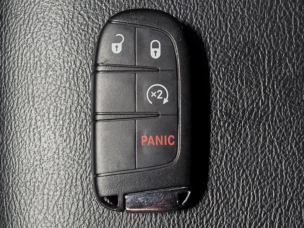 Used 2018 Jeep Compass Latitude w/ Popular Equipment Group FWD image 32