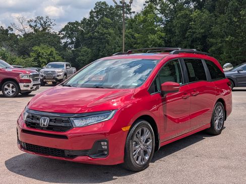 Used 2026 Honda Odyssey Touring image 5