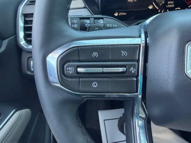 Certified 2026 GMC Acadia Elevation w/ Elevation Premium Package FWD image 17
