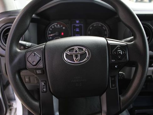Used 2020 Toyota Tacoma SR AWD/4WD image 8