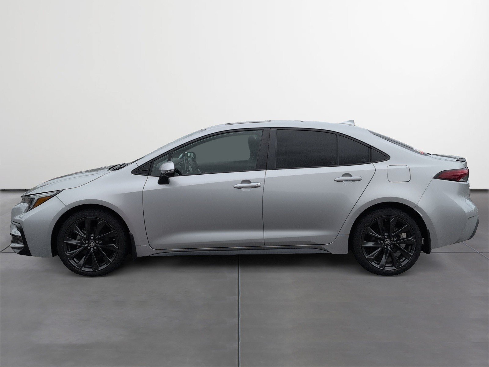 Used 2024 Toyota Corolla XSE FWD image 3