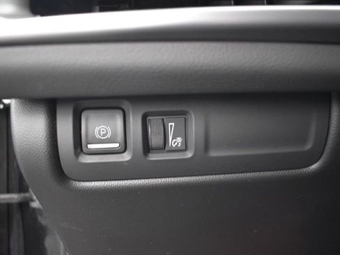 Used 2024 Cadillac XT4 Premium Luxury image 16