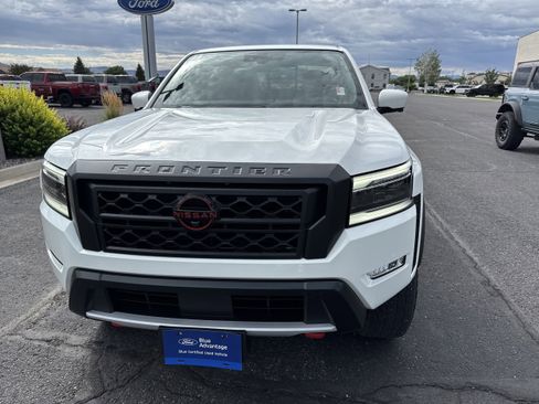 Used 2023 Nissan Frontier PRO-4X w/ Pro Convenience Package image 2