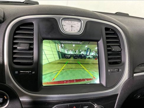 Used 2019 Chrysler 300 Touring w/ Sport Appearance Package image 29