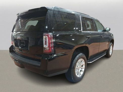 Used 2017 GMC Yukon SLT image 4