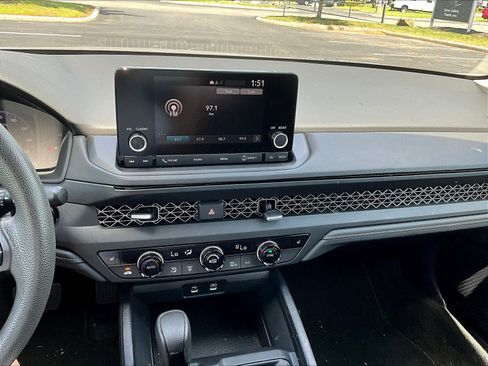 Used 2023 Honda Accord EX image 13