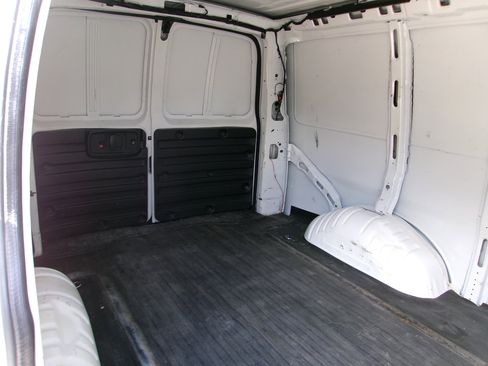 Used 2021 Chevrolet Express 2500 image 14