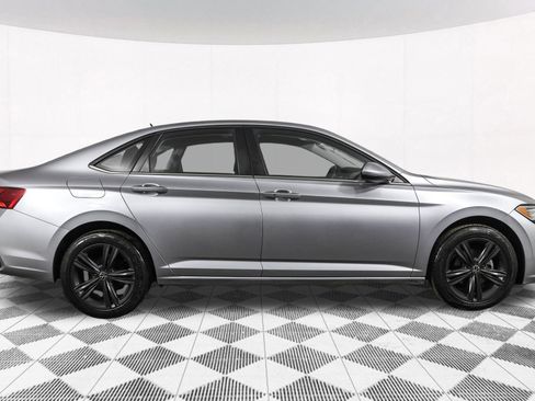 Used 2022 Volkswagen Jetta SE image 15