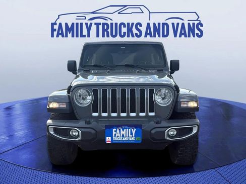 Used 2018 Jeep Wrangler Unlimited Sahara image 8