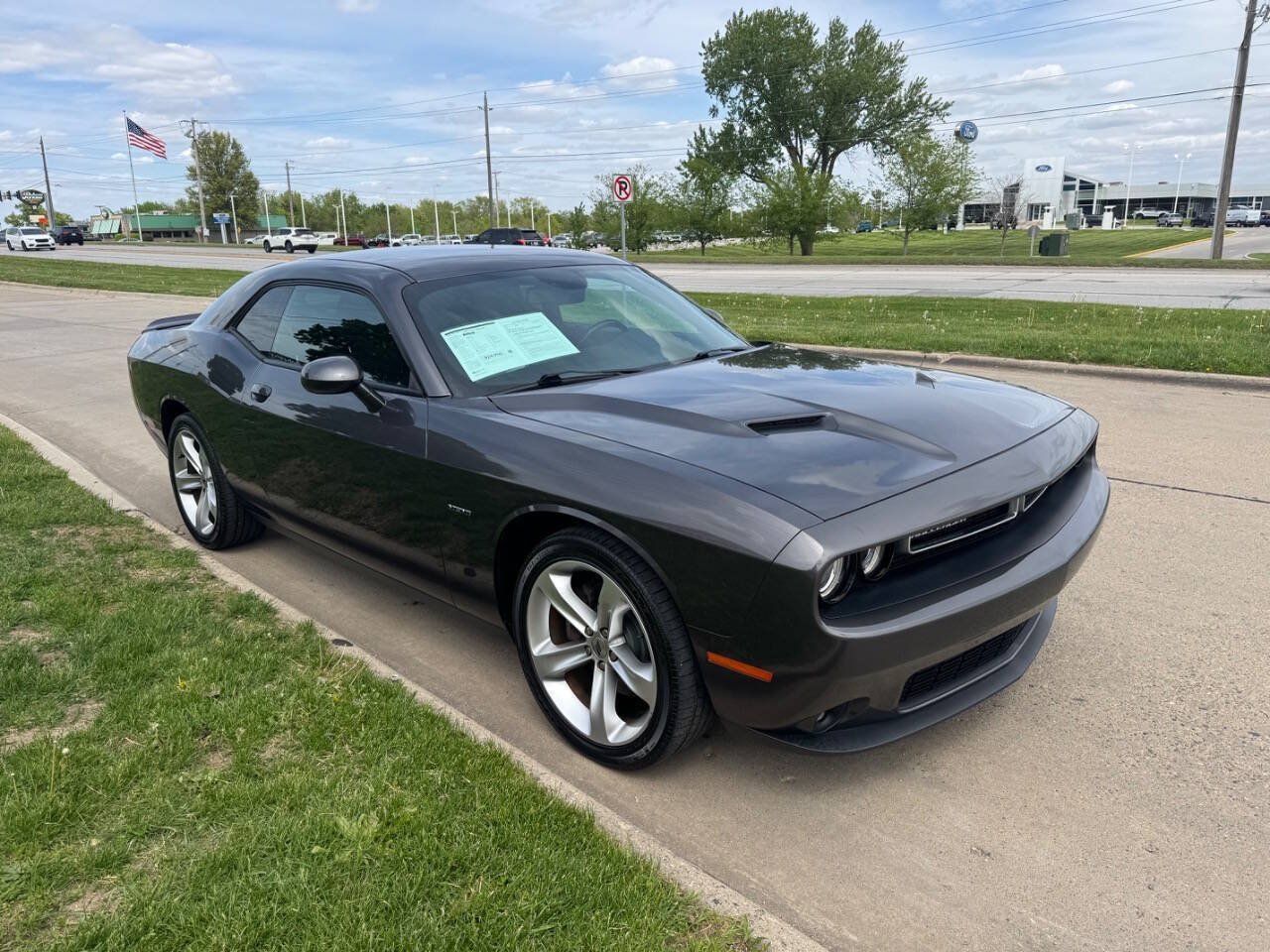 Used 2018 Dodge Challenger R/T w/ Sound Group RWD image 7