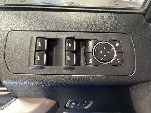 Used 2018 Ford F150 Lariat w/ Equipment Group 502A Luxury AWD/4WD image 14