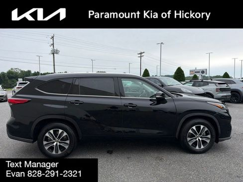 Used 2020 Toyota Highlander XLE FWD image 5