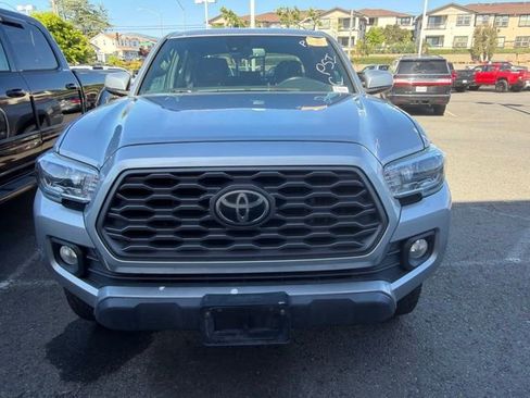 Used 2022 Toyota Tacoma TRD Off-Road AWD/4WD image 11