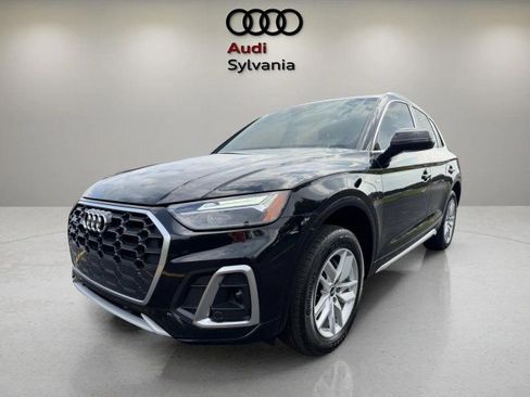 Used 2022 Audi Q5 2.0T Premium w/ Convenience Package AWD/4WD image 4