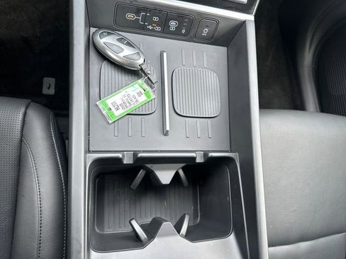 Certified 2025 Hyundai Santa Fe Limited image 17