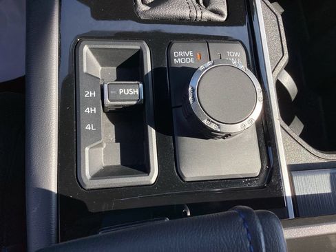 Used 2023 Toyota Tundra Platinum AWD/4WD image 30
