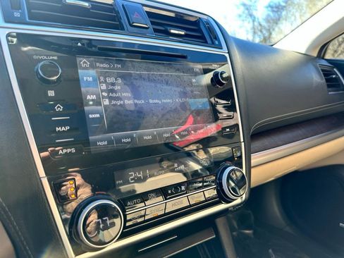 Used 2018 Subaru Outback 3.6R Limited image 22