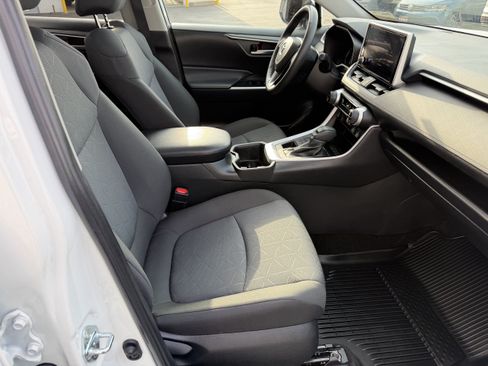 Used 2025 Toyota RAV4 XLE w/ Convenience Package AWD/4WD image 35