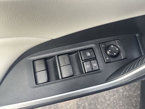 Used 2021 Toyota RAV4 XLE image 13