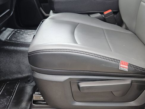 New 2025 RAM 3500 Tradesman w/ Chrome Appearance Group image 24