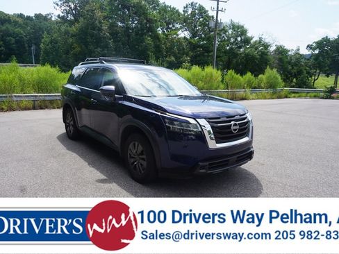 Used 2022 Nissan Pathfinder SV FWD image 1