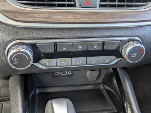 Used 2024 Nissan Altima 2.5 SV image 23