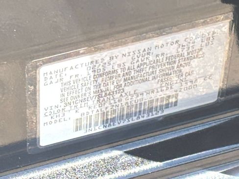 Used 2025 Nissan Versa SV FWD image 28