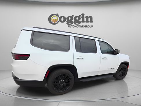 Used 2024 Jeep Wagoneer Series II image 14