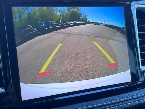 Used 2024 Chrysler Pacifica Touring-L FWD image 24