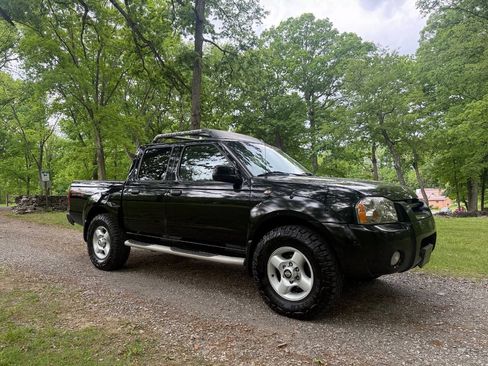 Used 2002 Nissan Frontier SE AWD/4WD image 9