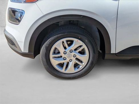 New 2026 Hyundai Venue SE image 10