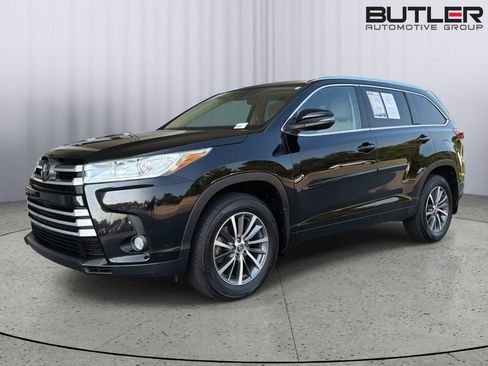 Used 2017 Toyota Highlander XLE FWD image 1