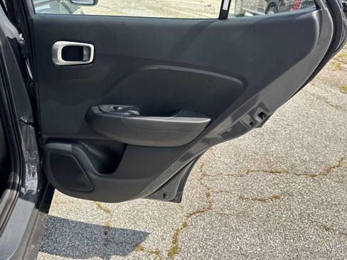 Used 2026 Hyundai Venue SE FWD image 17