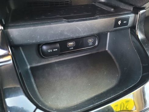 Used 2024 Kia Seltos EX image 16