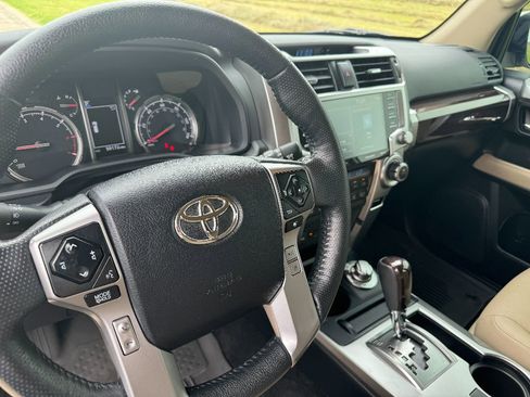 Used 2023 Toyota 4Runner Limited image 18