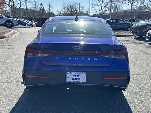 New 2026 Hyundai Elantra SE image 6