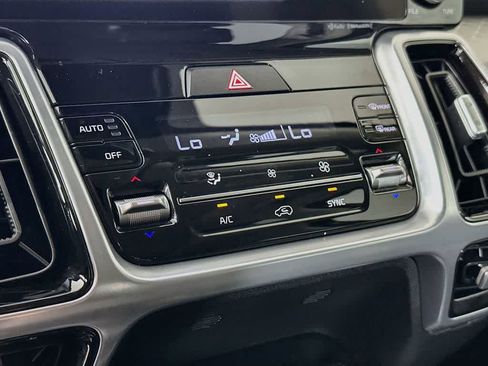 Used 2023 Kia Sorento SX AWD/4WD image 18
